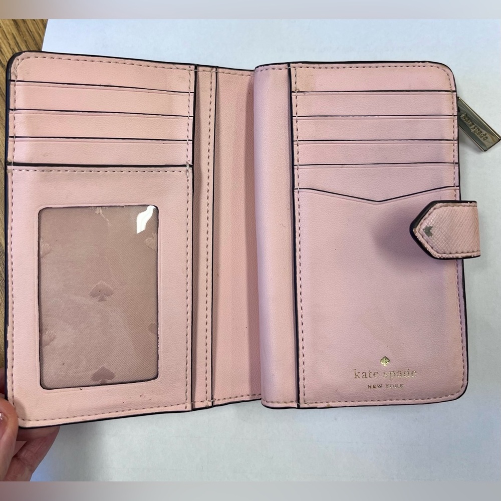 ♠️ Kate Spade Pink Wallet ♠️ - Picture 4 of 13